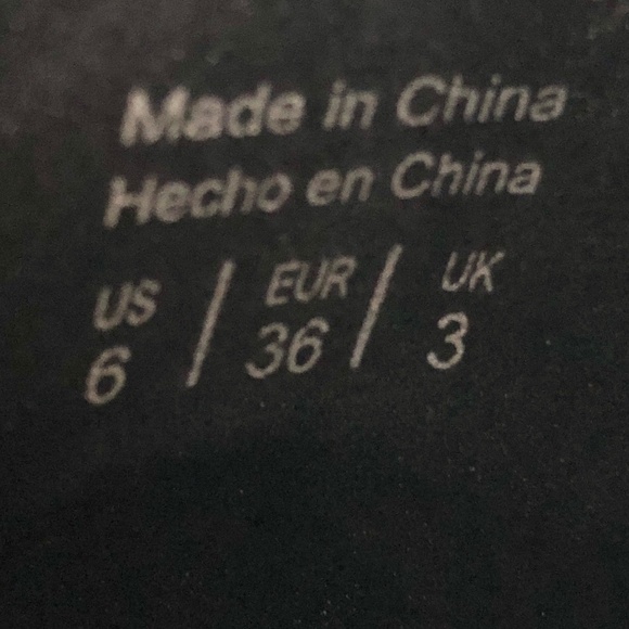 Black Flats, Slip Ons, Pointed Toe, Gold Colour Trim, Nice Condition - Picture 11 of 15